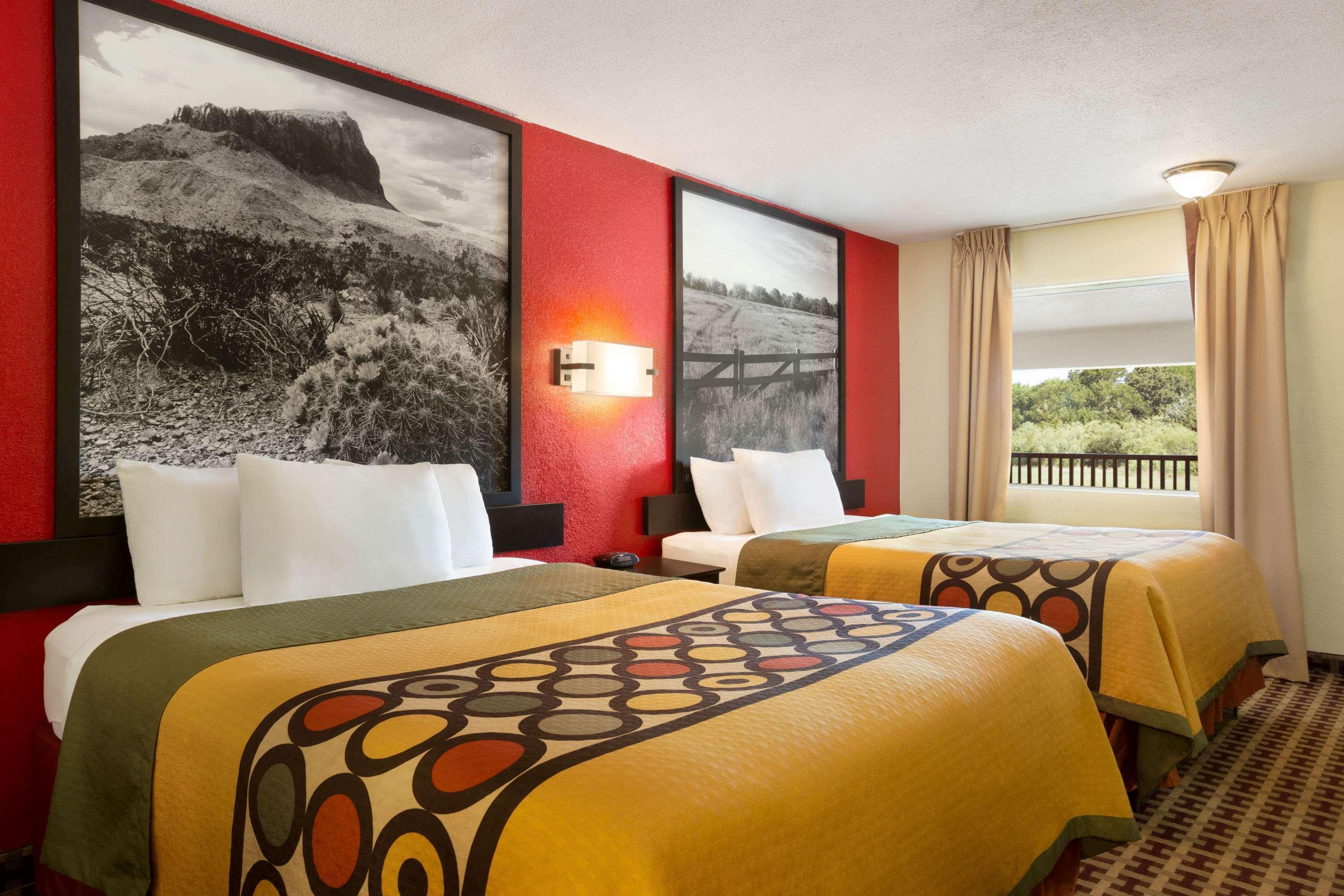 Super 8 By Wyndham Corsicana Eksteriør bilde
