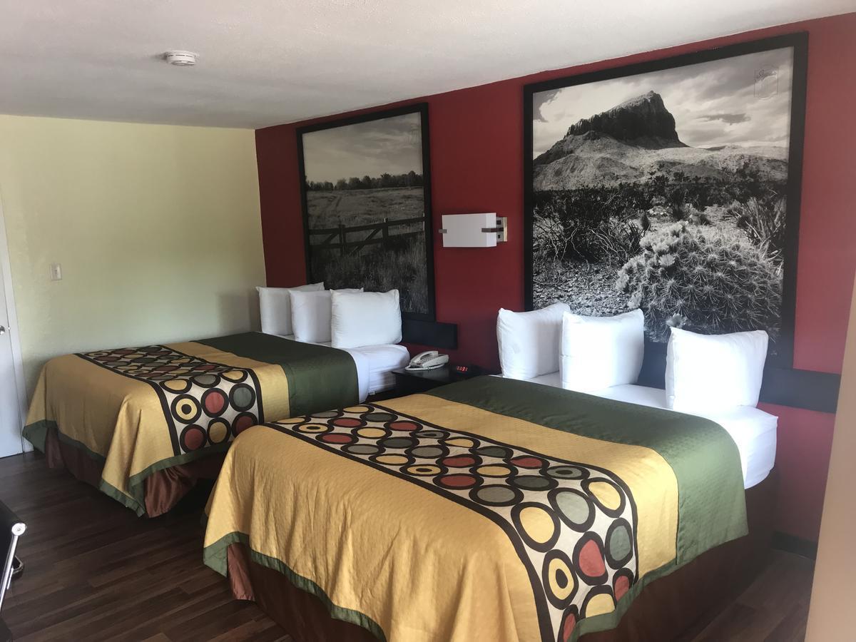 Super 8 By Wyndham Corsicana Eksteriør bilde